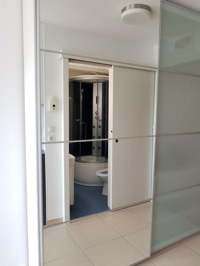 Cozy&Elegant New Studio In Бухарест Экстерьер фото